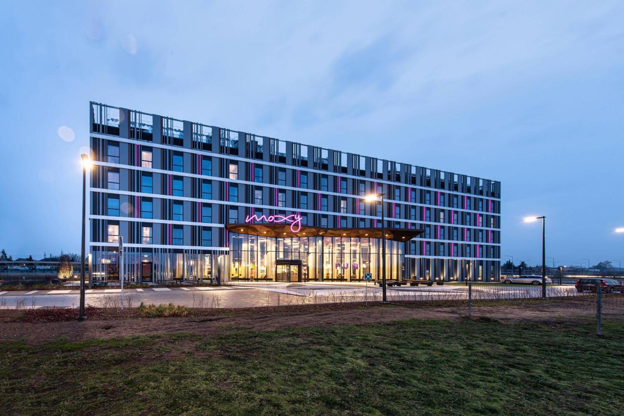 Moxy Poznan Airport — Photos 1